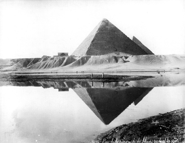 Giza-piramides-inundacion